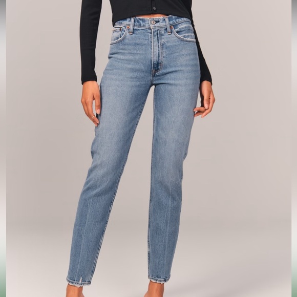 Abercrombie & Fitch The Mom High Rise Jeans - Picture 2 of 5
